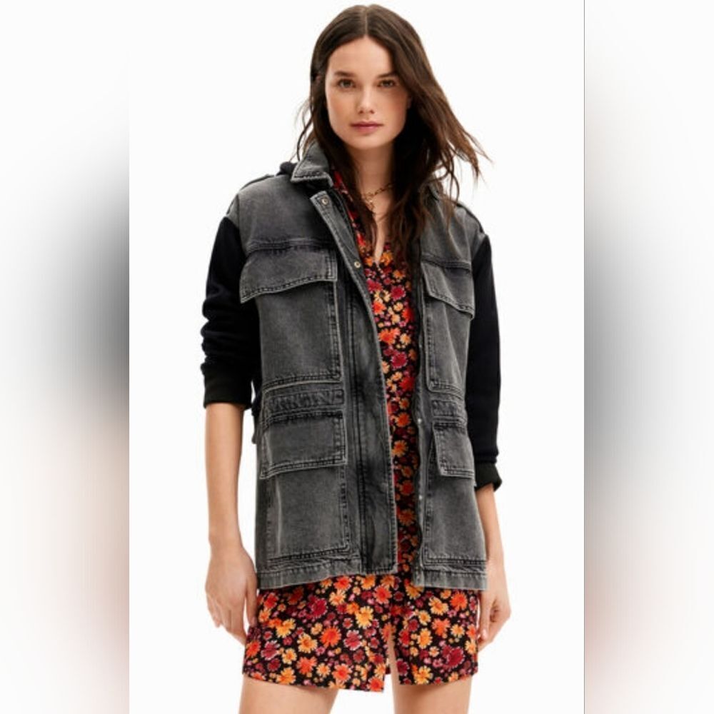 NWOT Desigual 2 in 1 jacket with hood
